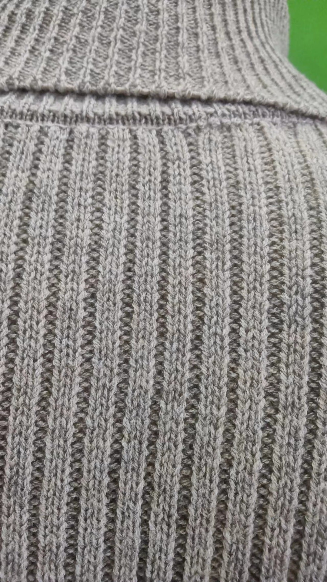 Pull à Col Roulé Large – Rayures Multicolores Tendance