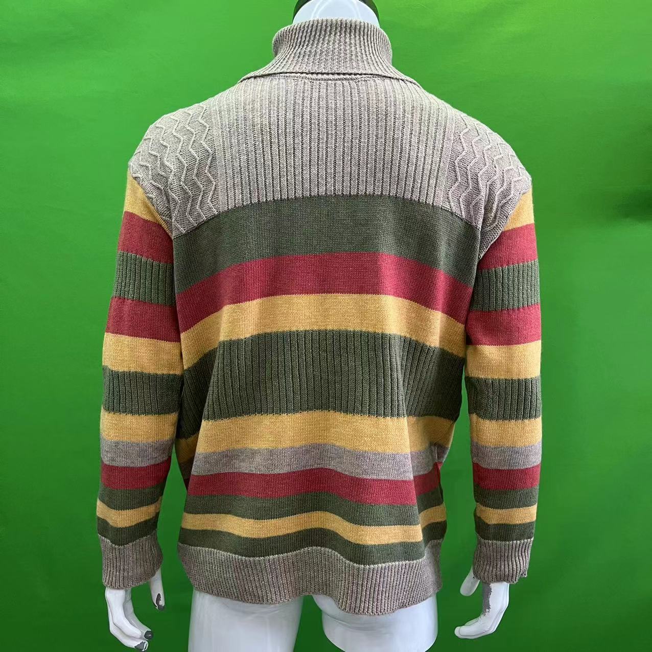 Pull à Col Roulé Large – Rayures Multicolores Tendance