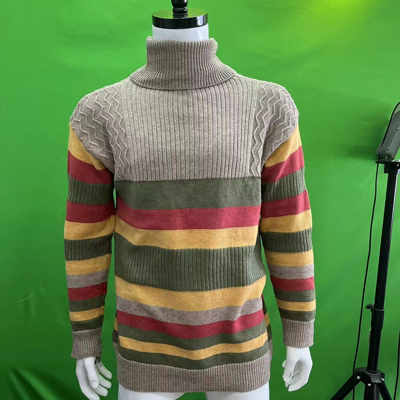 Pull à Col Roulé Large – Rayures Multicolores Tendance